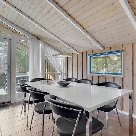 4 Bedroom Cozy In Romo Semesterbostad